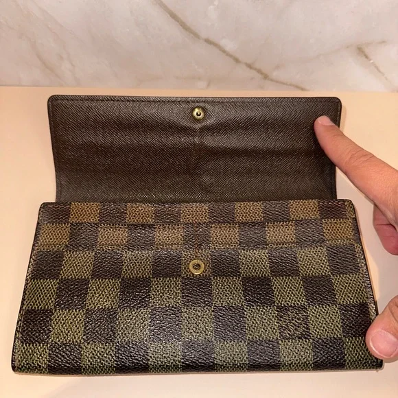 Authentic Louis Vuitton Damier Ebene Sarah Wallet
